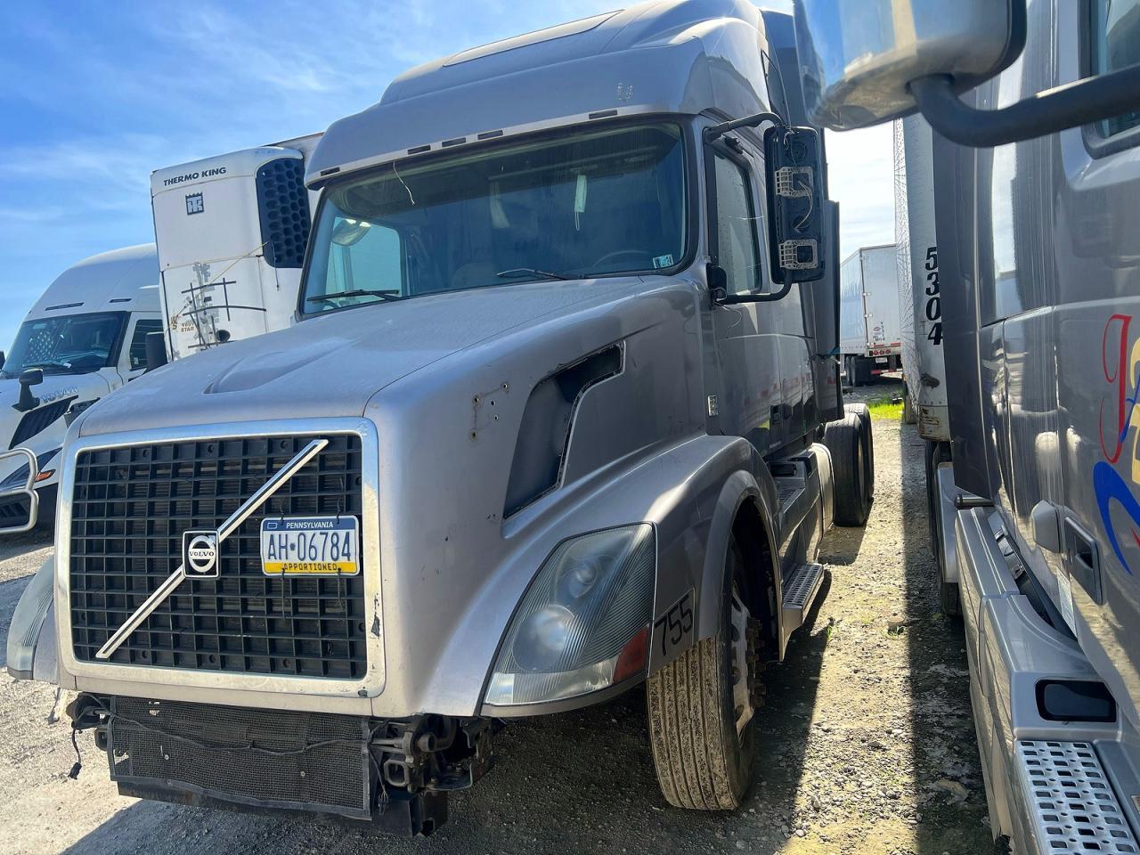 2016 VOLVO Vn