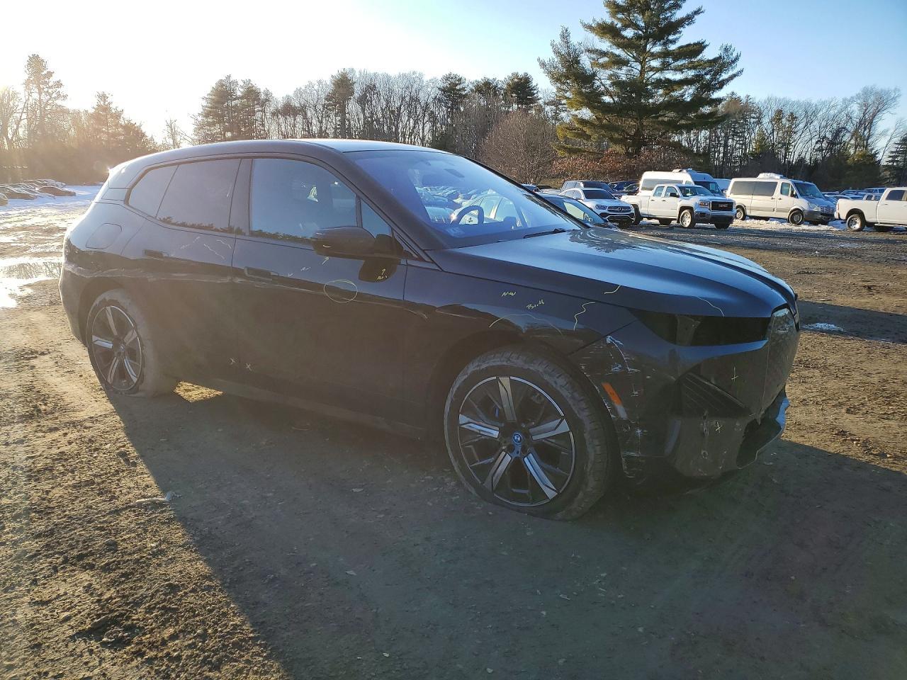 2025 BMW iX
