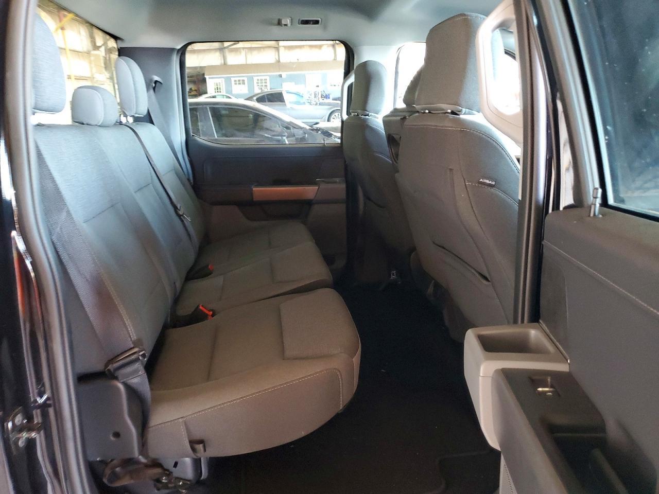 2025 FORD 18ft Bed