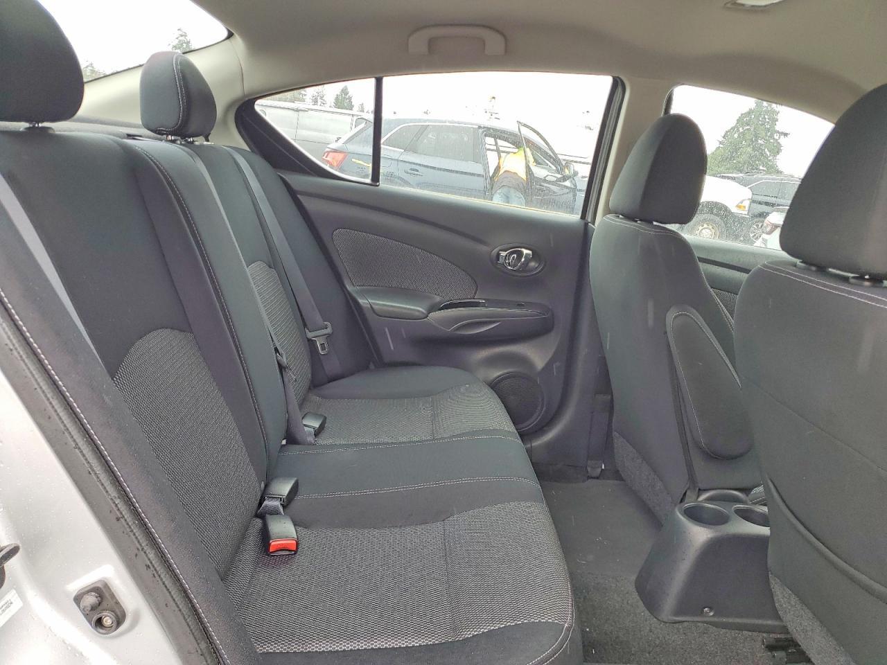 2015 NISSAN VERSA