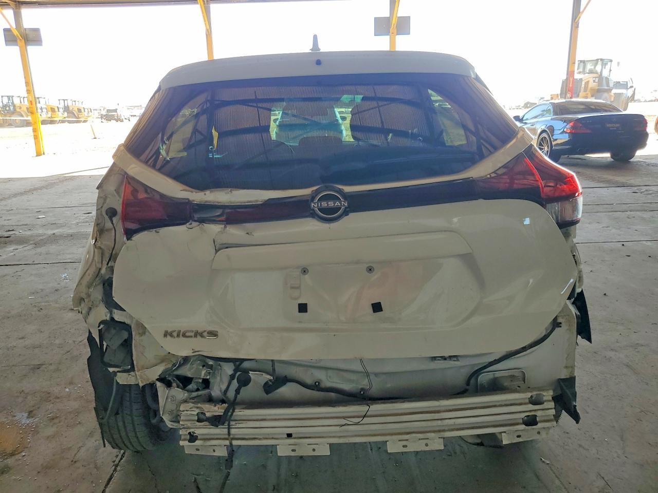 2024 NISSAN KICKS