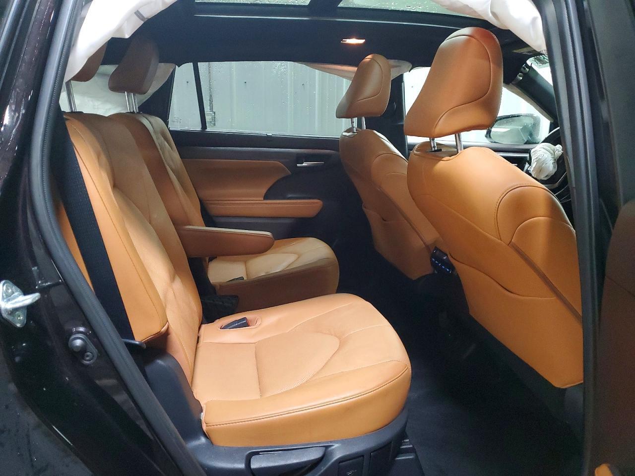 2021 TOYOTA HIGHLANDER