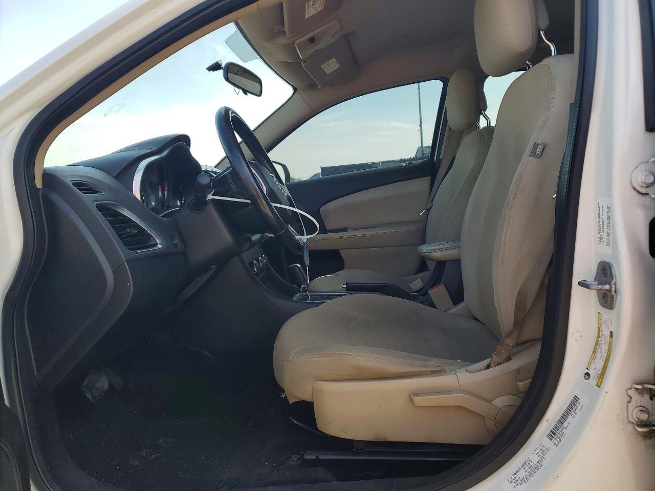 2012 DODGE Avenger