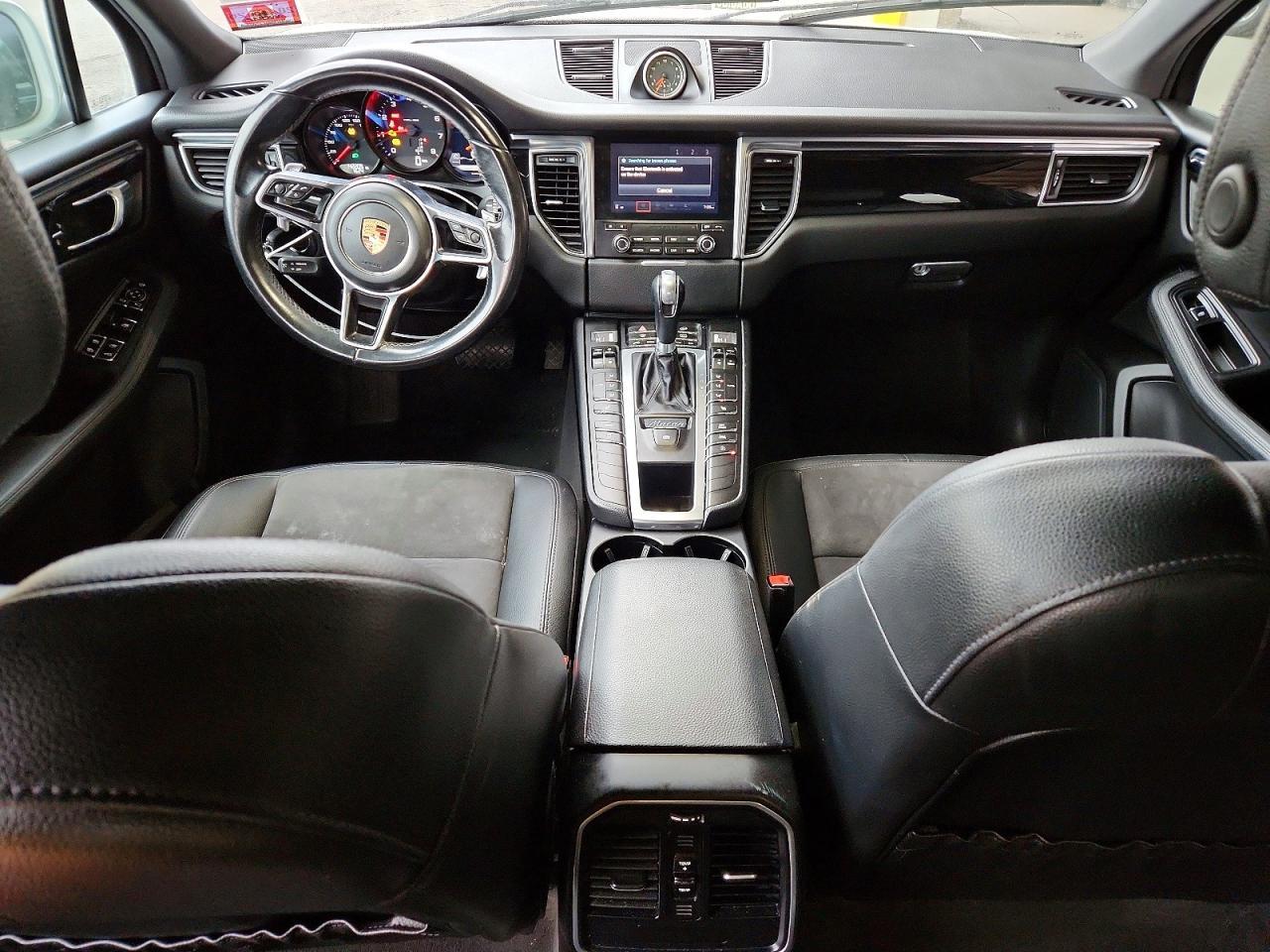 2017 PORSCHE Macan