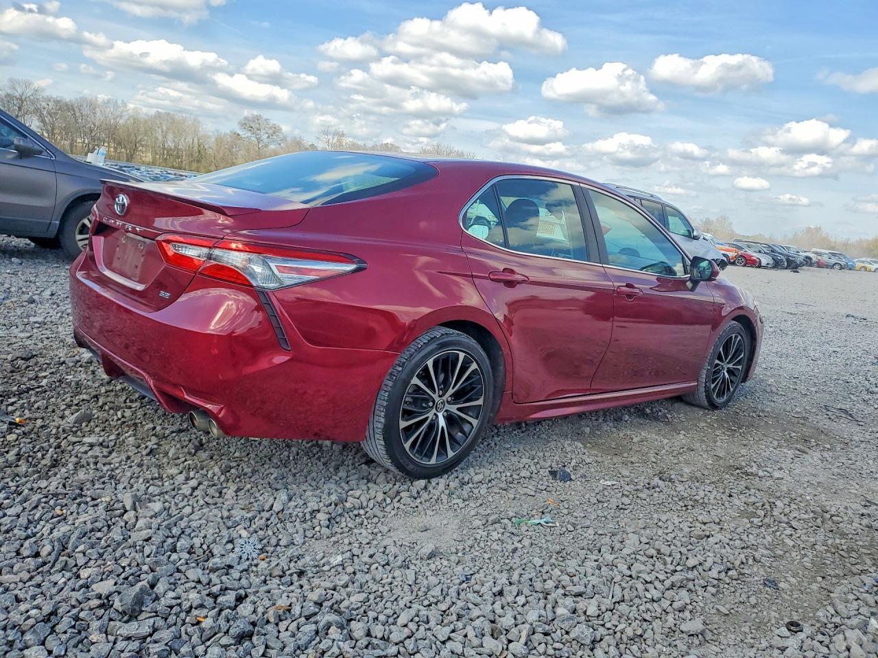 2018 TOYOTA CAMRY
