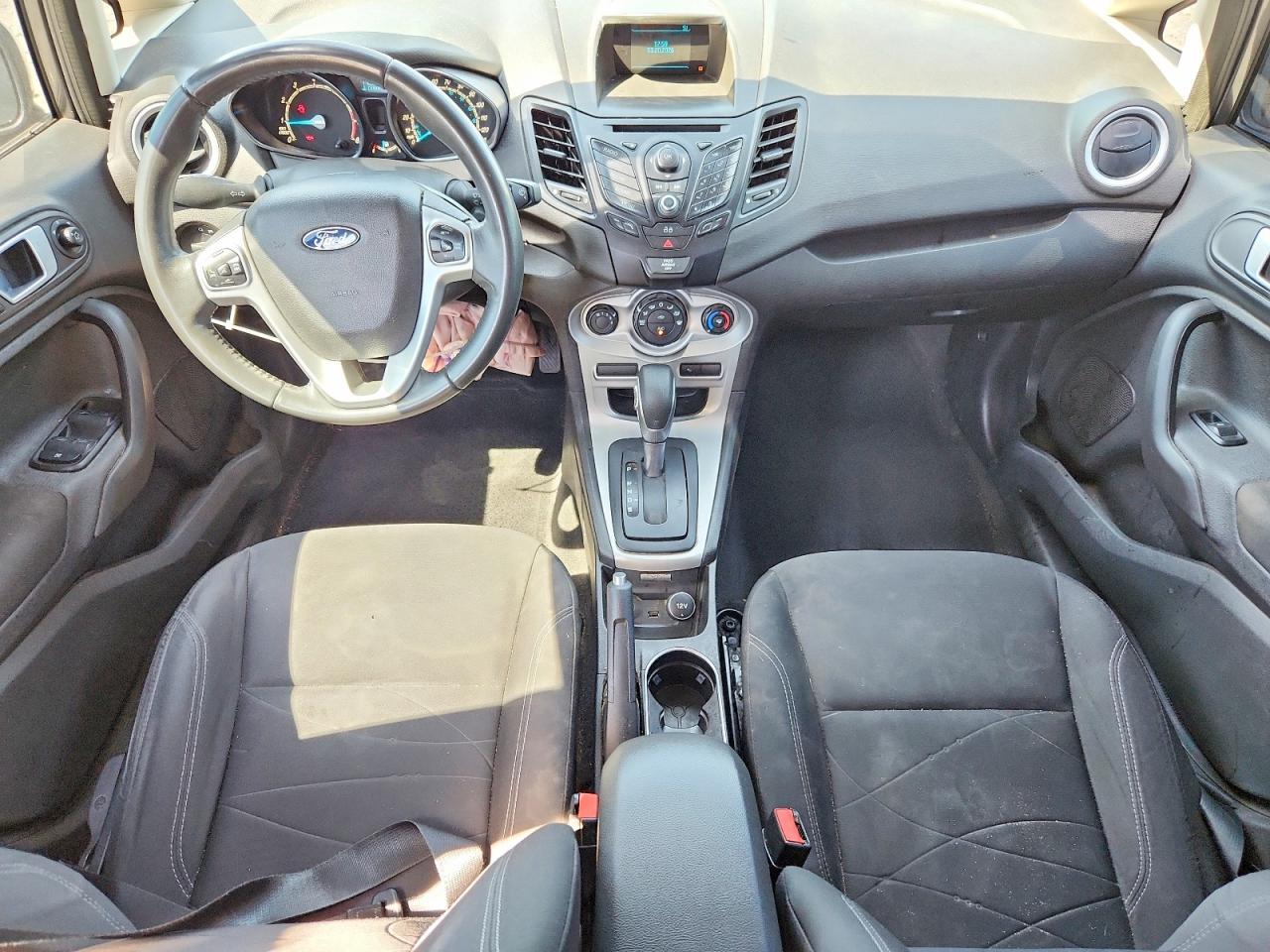 2015 FORD Fiesta