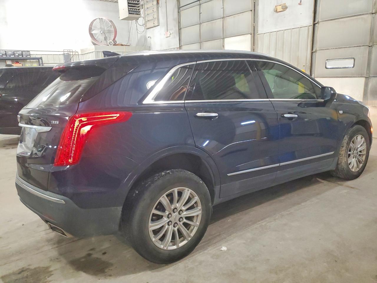 2017 CADILLAC XT5