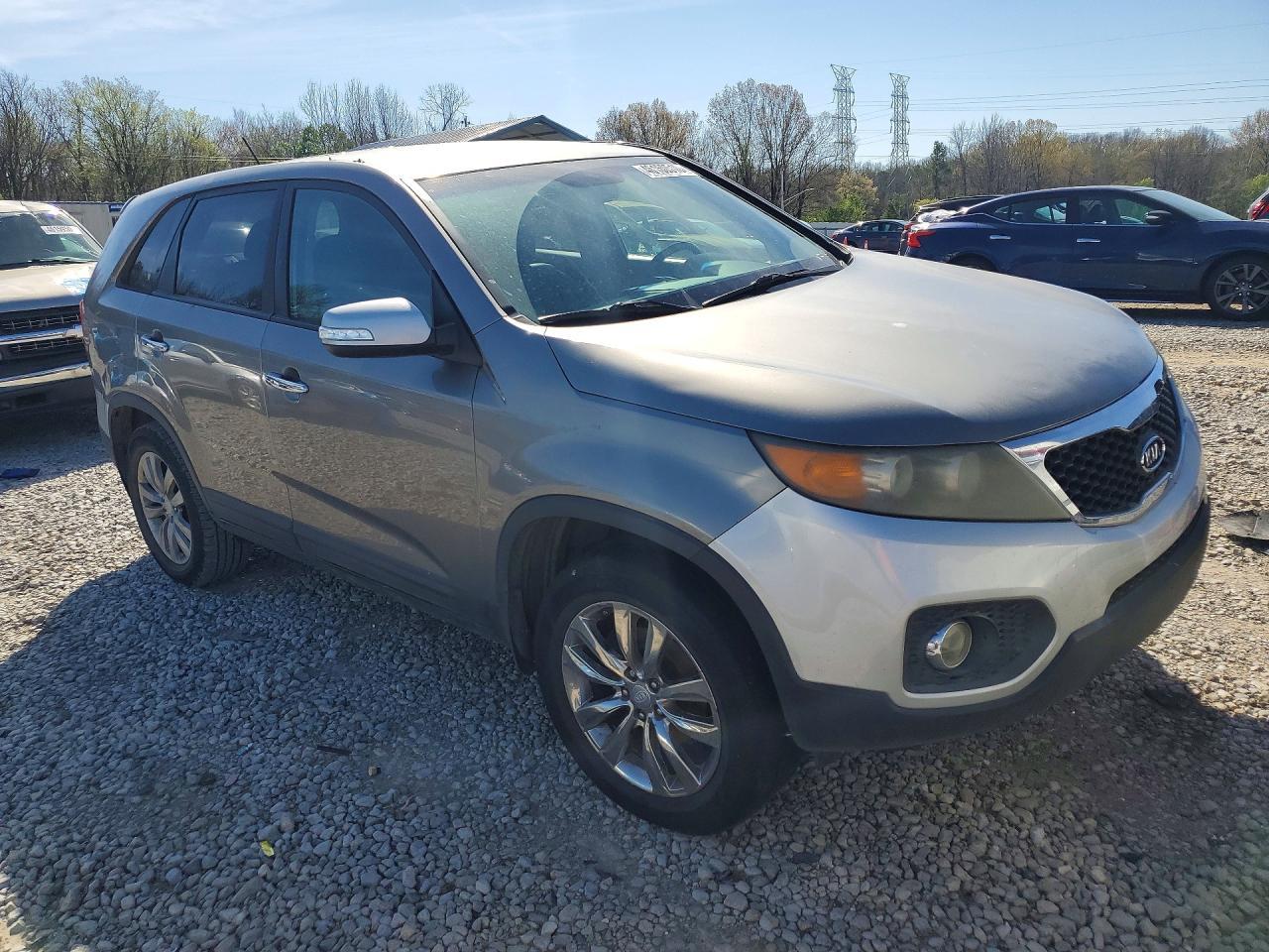 2011 KIA SORENTO