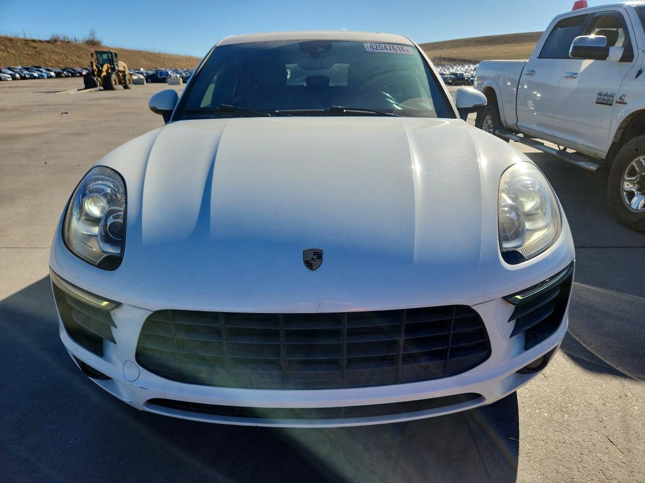 2017 PORSCHE Macan