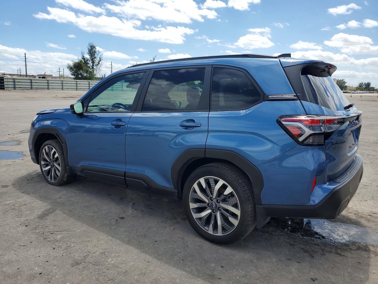 2025 SUBARU FORESTER