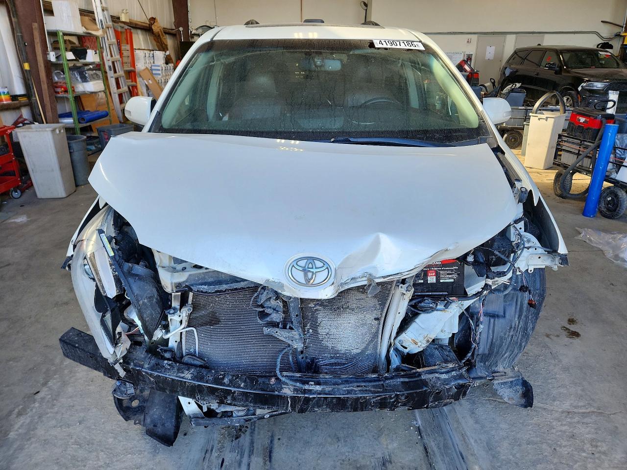 2017 TOYOTA SIENNA