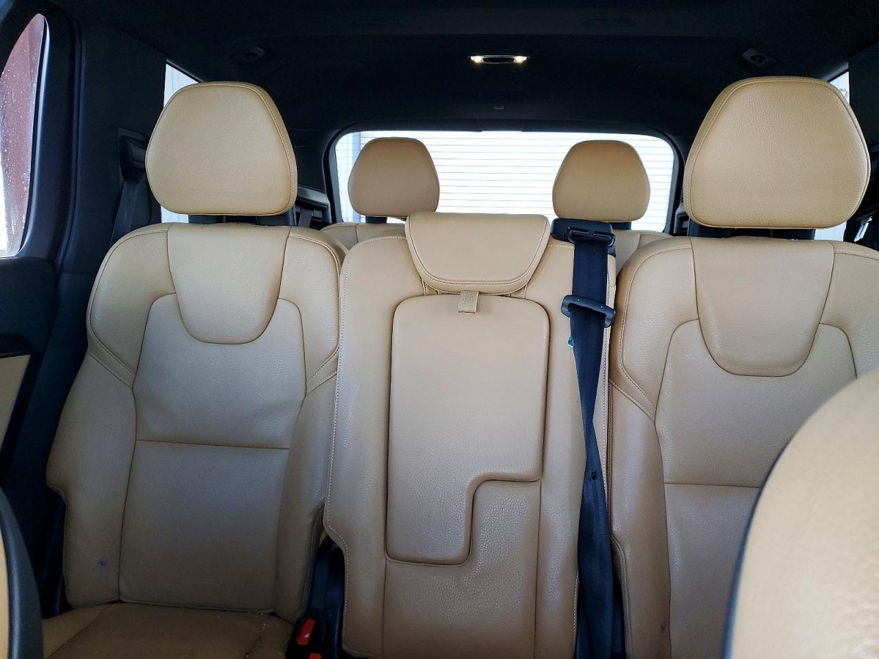 2016 VOLVO XC90