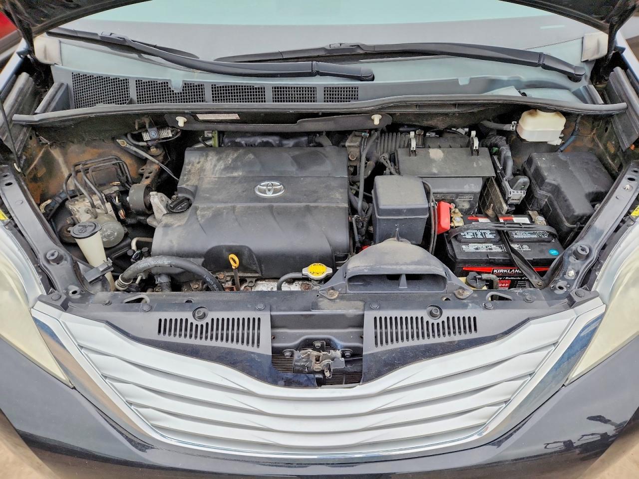 2014 TOYOTA SIENNA
