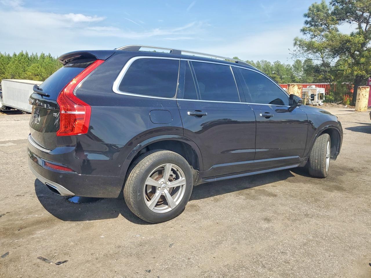2017 VOLVO XC90
