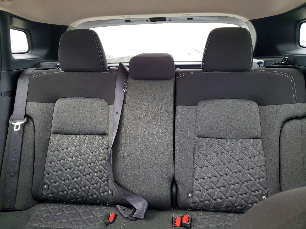 2025 NISSAN KICKS