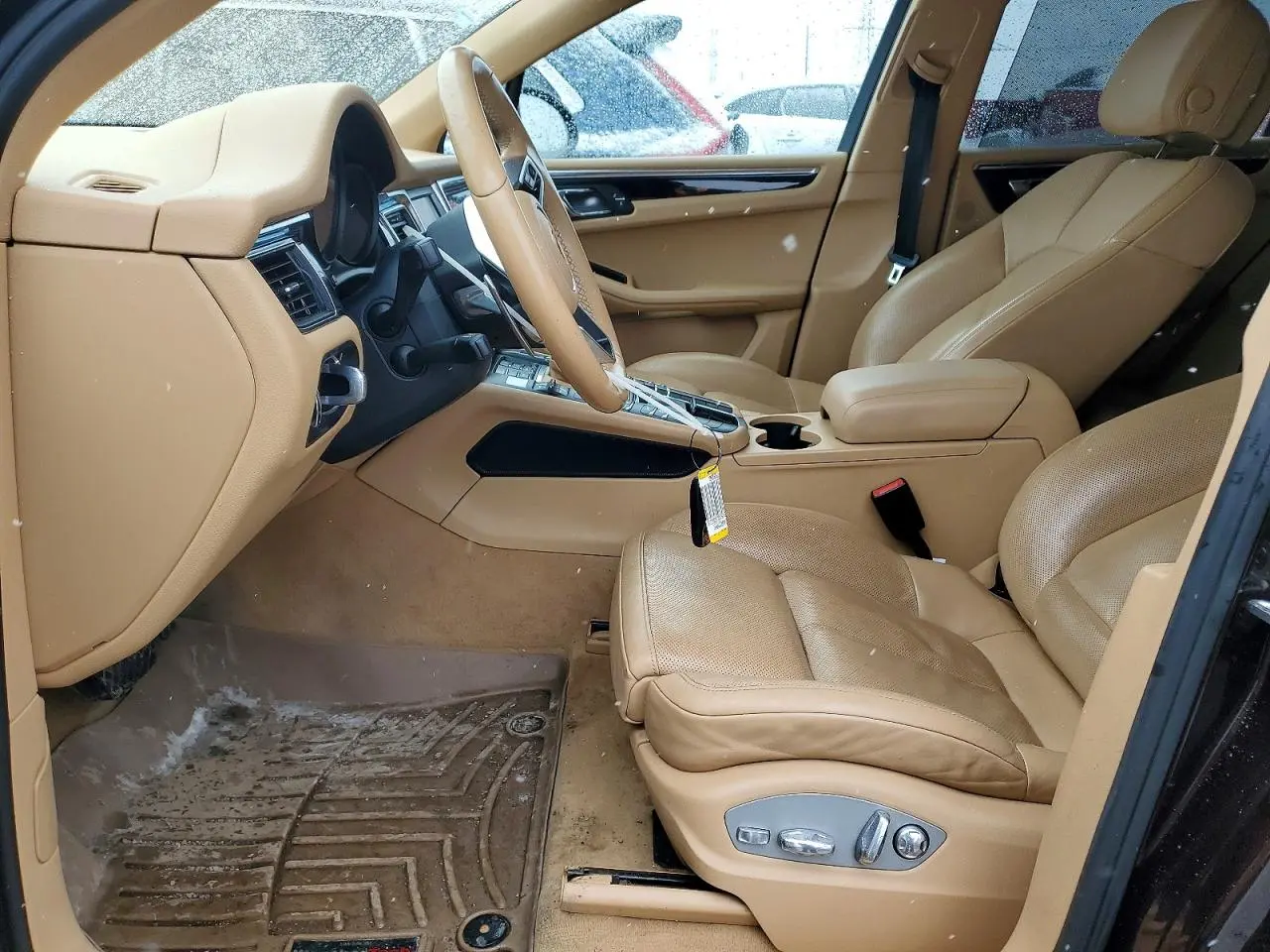 2016 PORSCHE Macan
