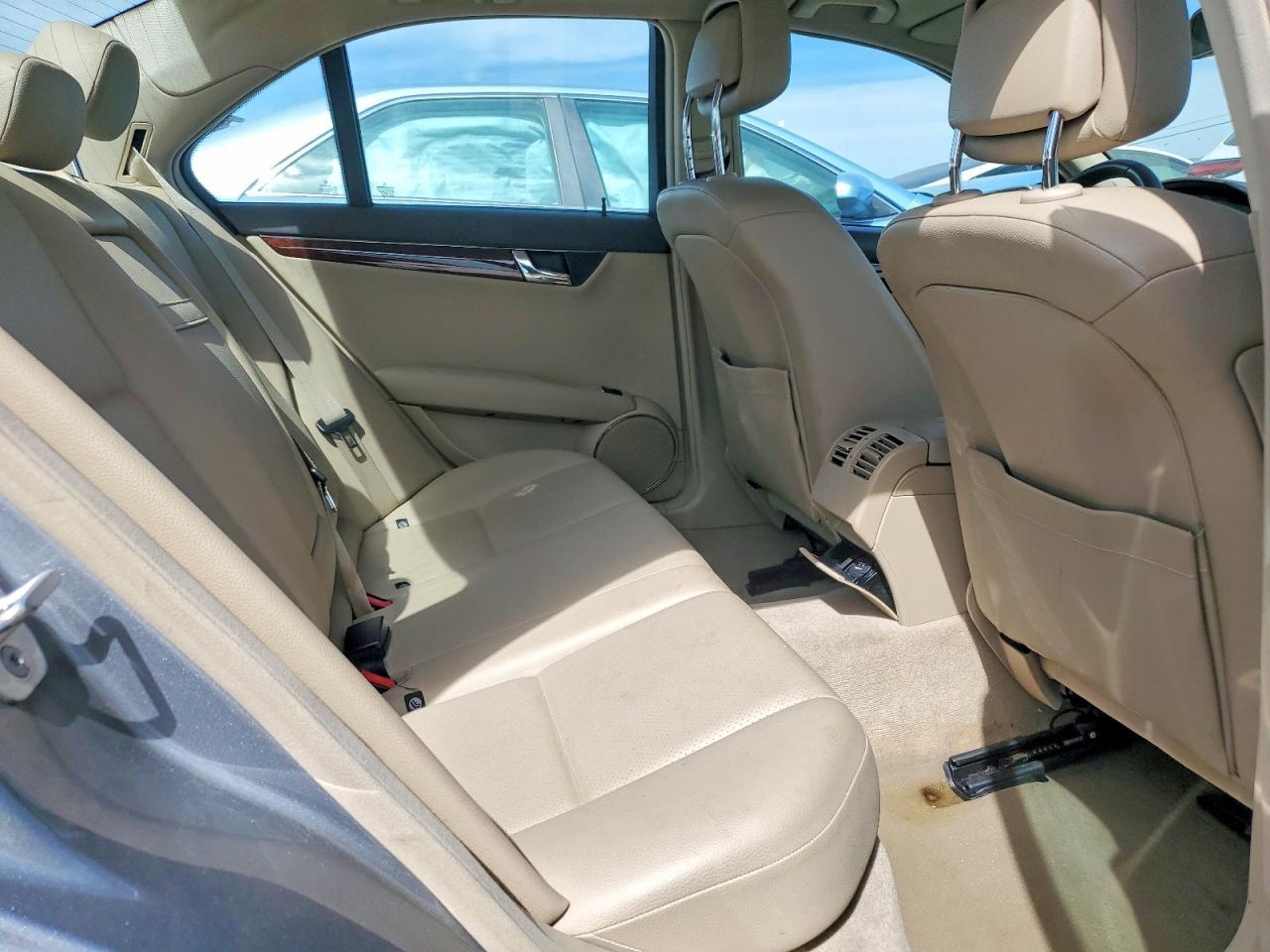 2011 MERCEDES-BENZ C-CLASS