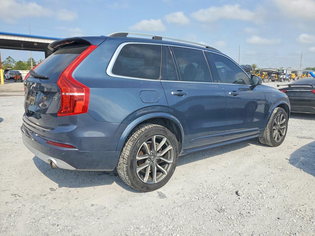 2019 VOLVO XC90