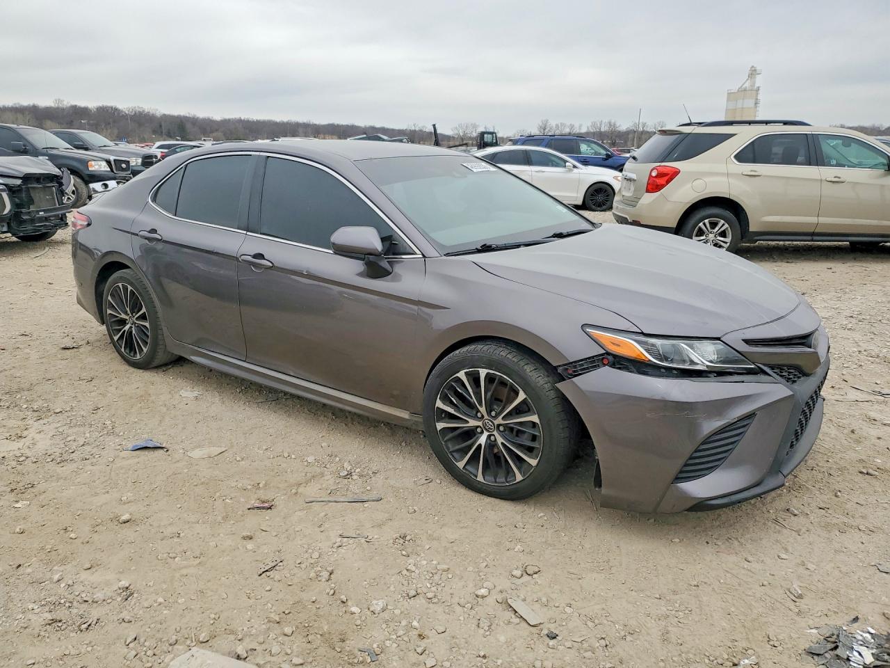 2018 TOYOTA CAMRY