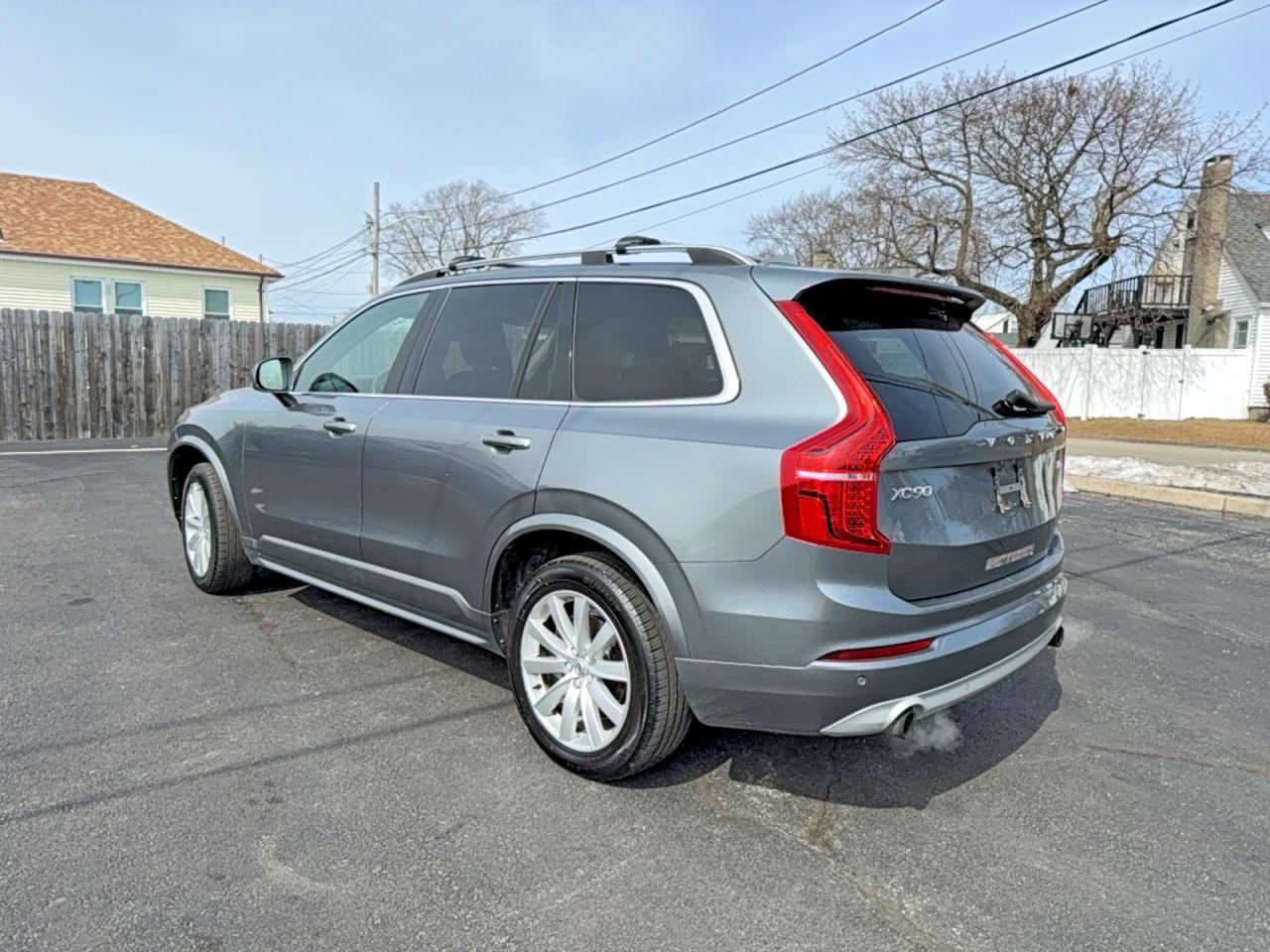 2019 VOLVO XC90
