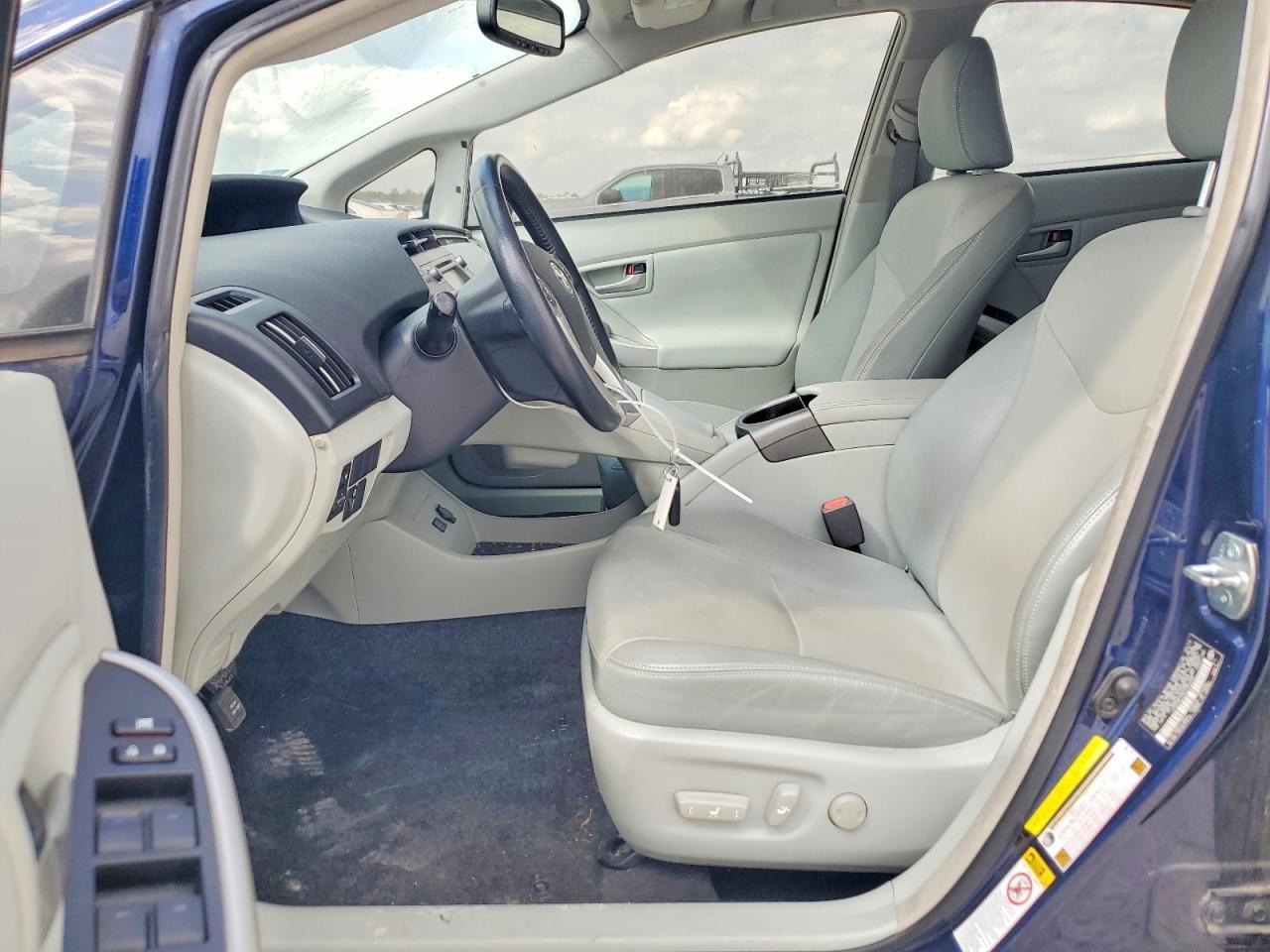 2014 TOYOTA PRIUS