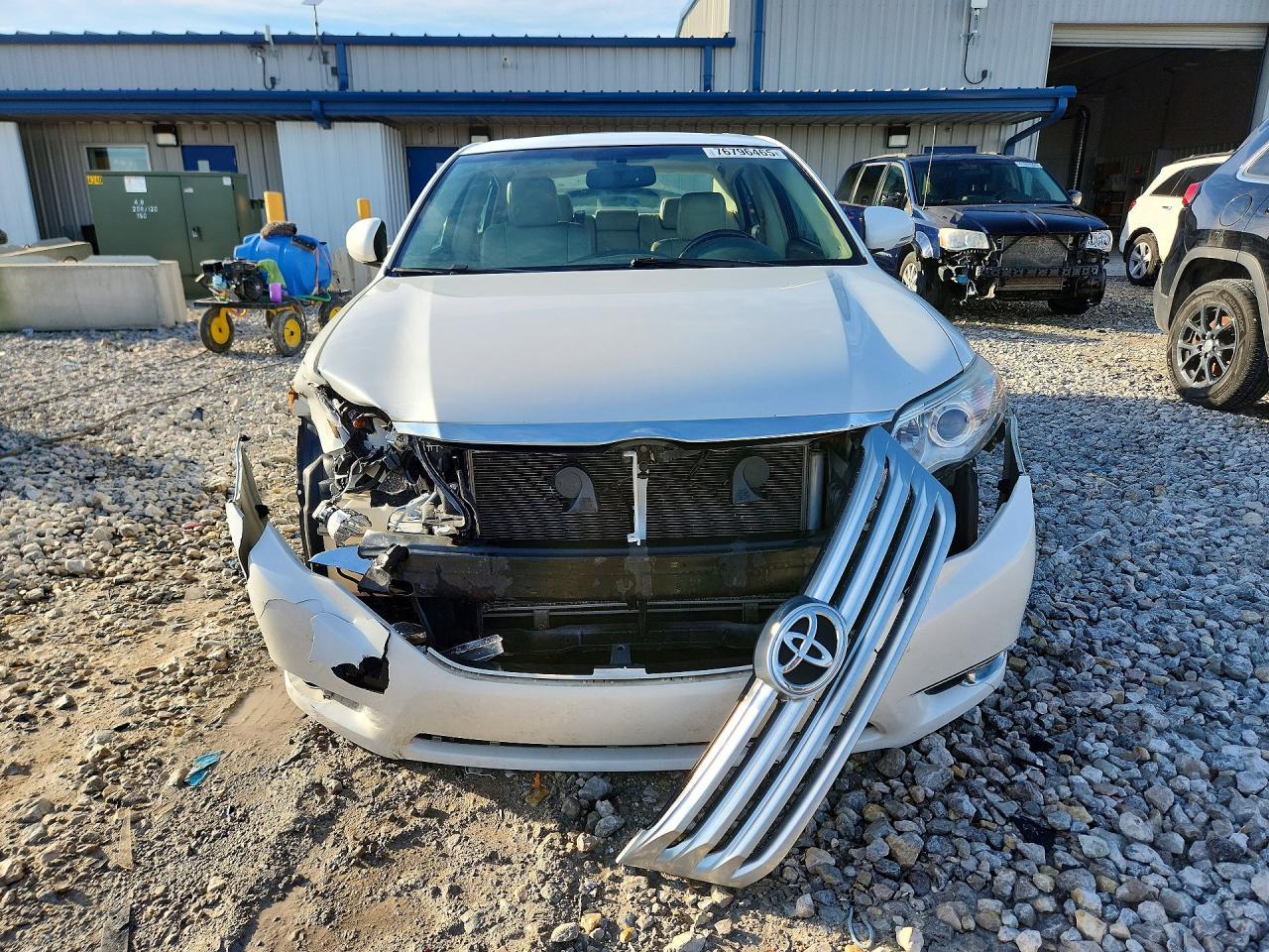 2011 TOYOTA Avalon