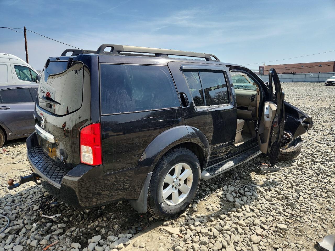 2012 NISSAN PATHFINDER