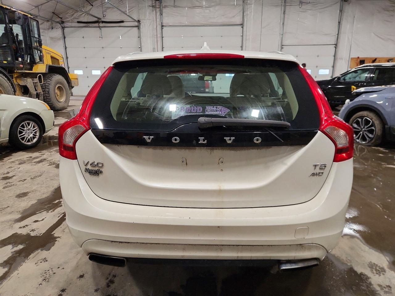 2015 VOLVO V60