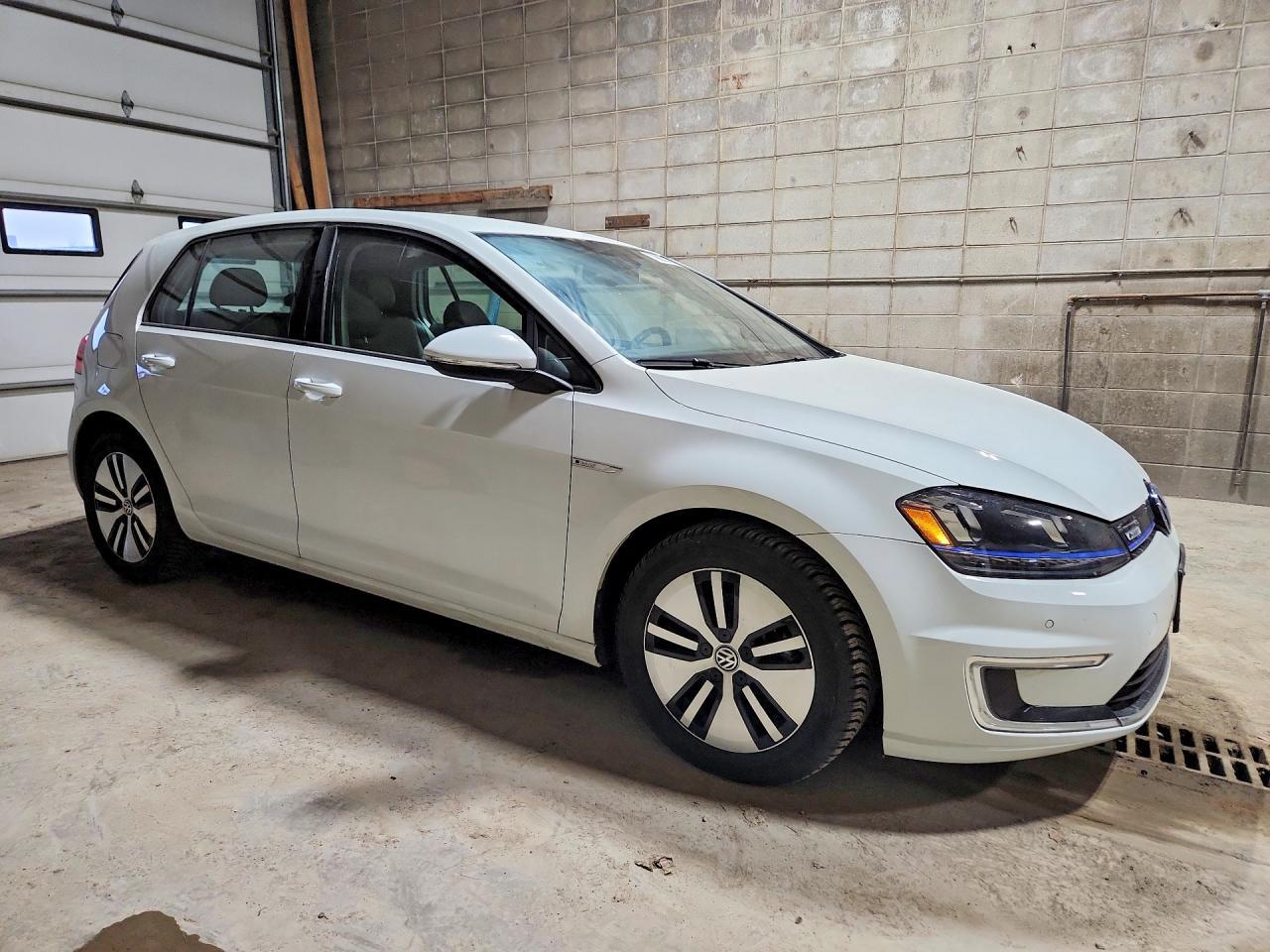 2015 VOLKSWAGEN e-Golf