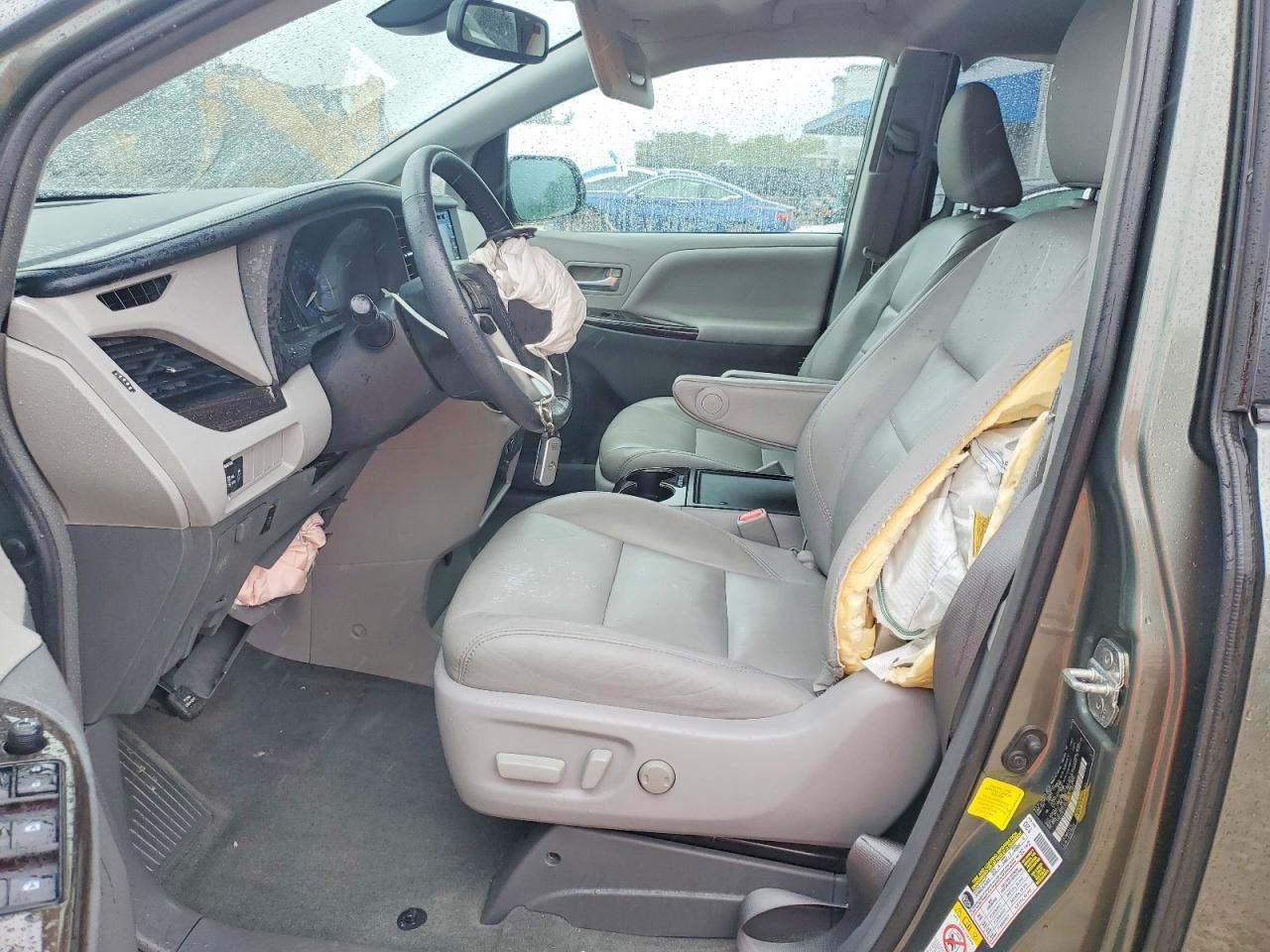 2018 TOYOTA SIENNA