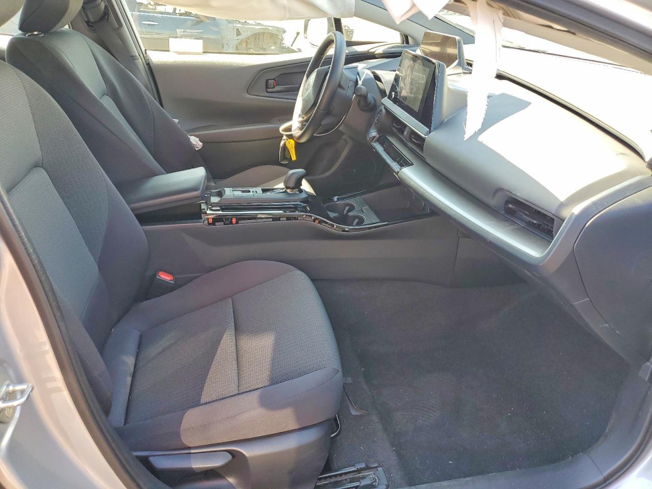 2025 TOYOTA PRIUS