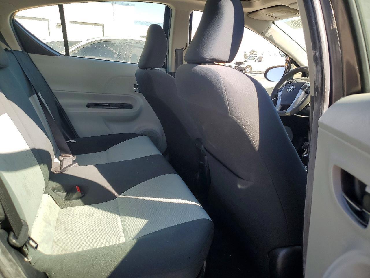 2012 TOYOTA Prius c