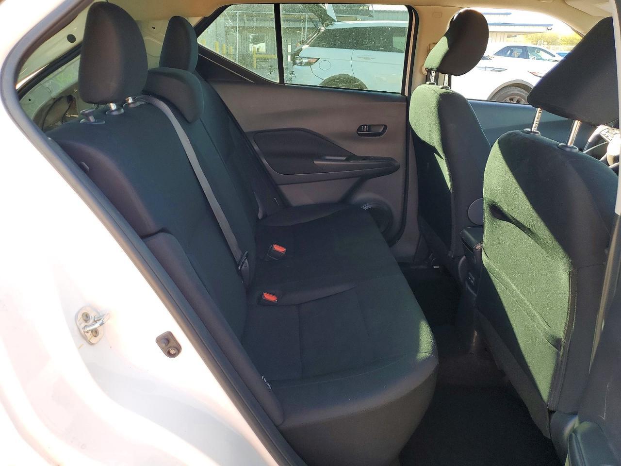 2024 NISSAN KICKS