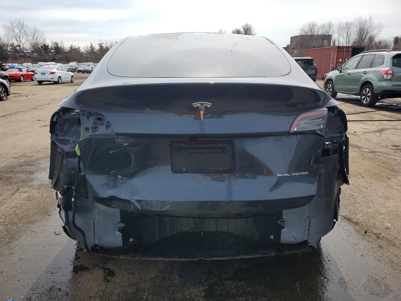 2024 TESLA MODEL Y