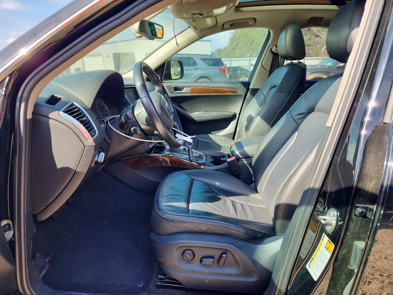 2011 AUDI Q5