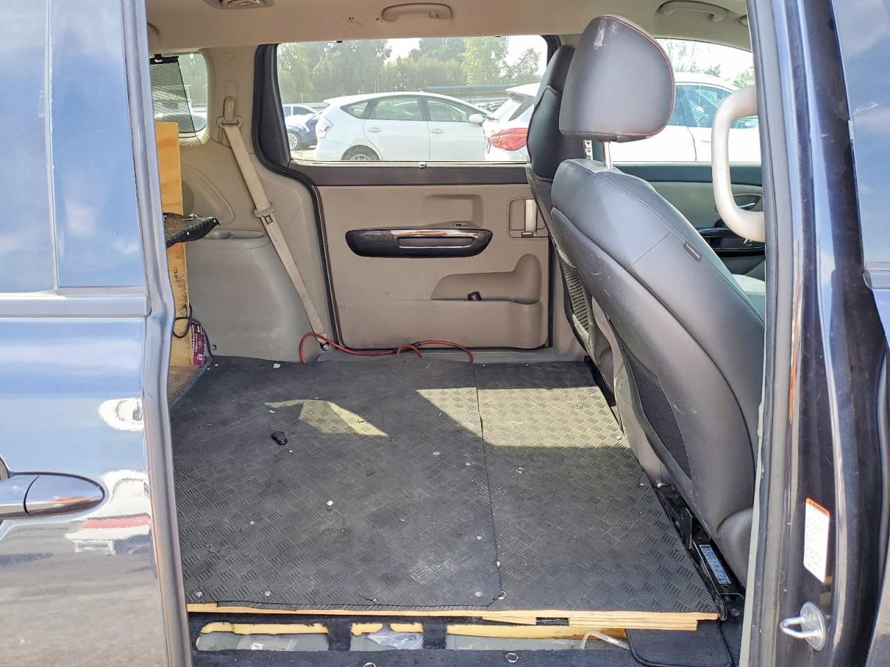 2015 KIA SEDONA