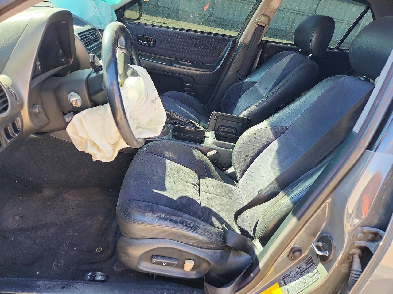 2001 LEXUS IS 300