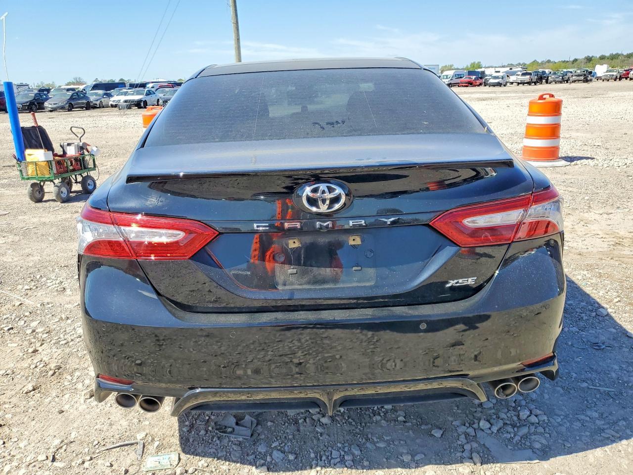2018 TOYOTA CAMRY