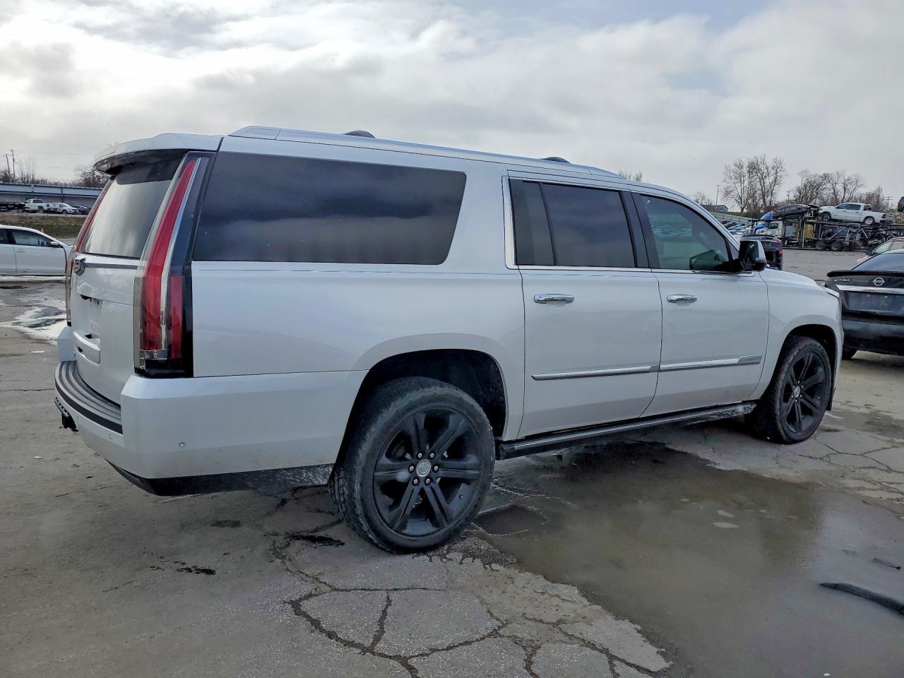 2018 CADILLAC Escalade ESV