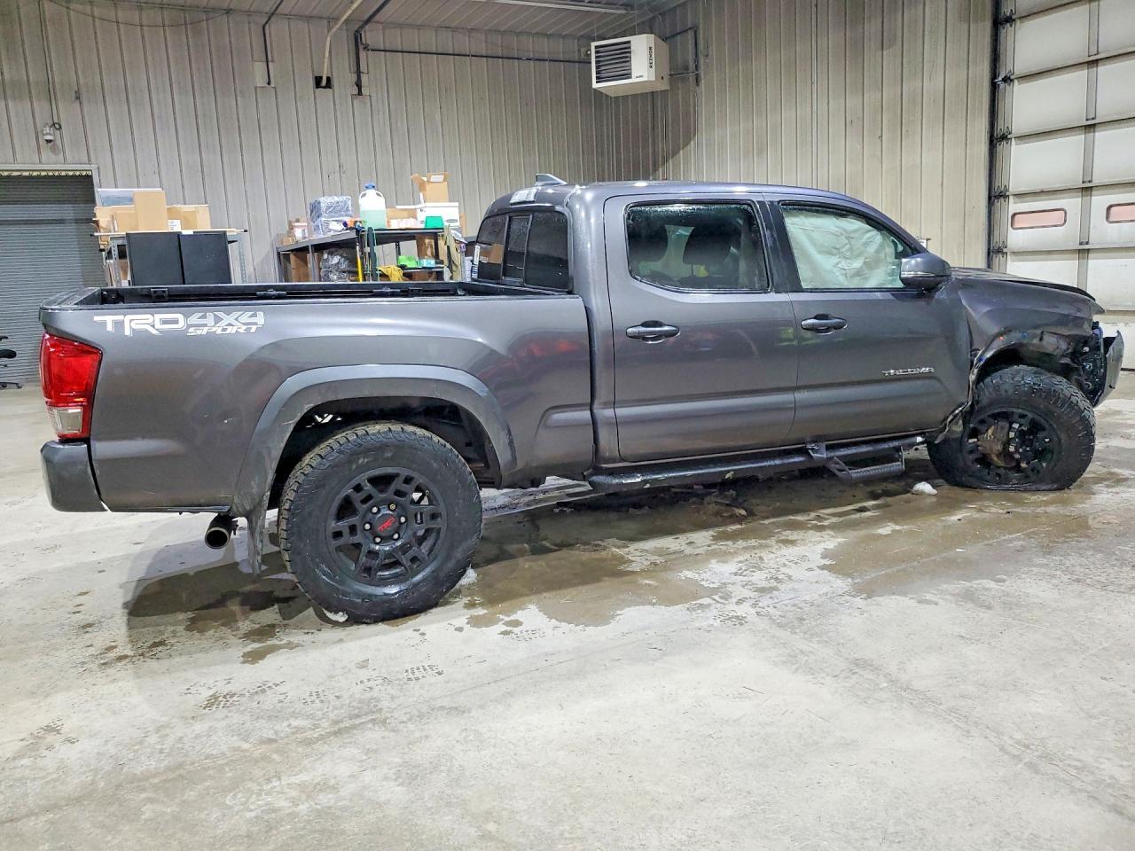 2016 TOYOTA TACOMA