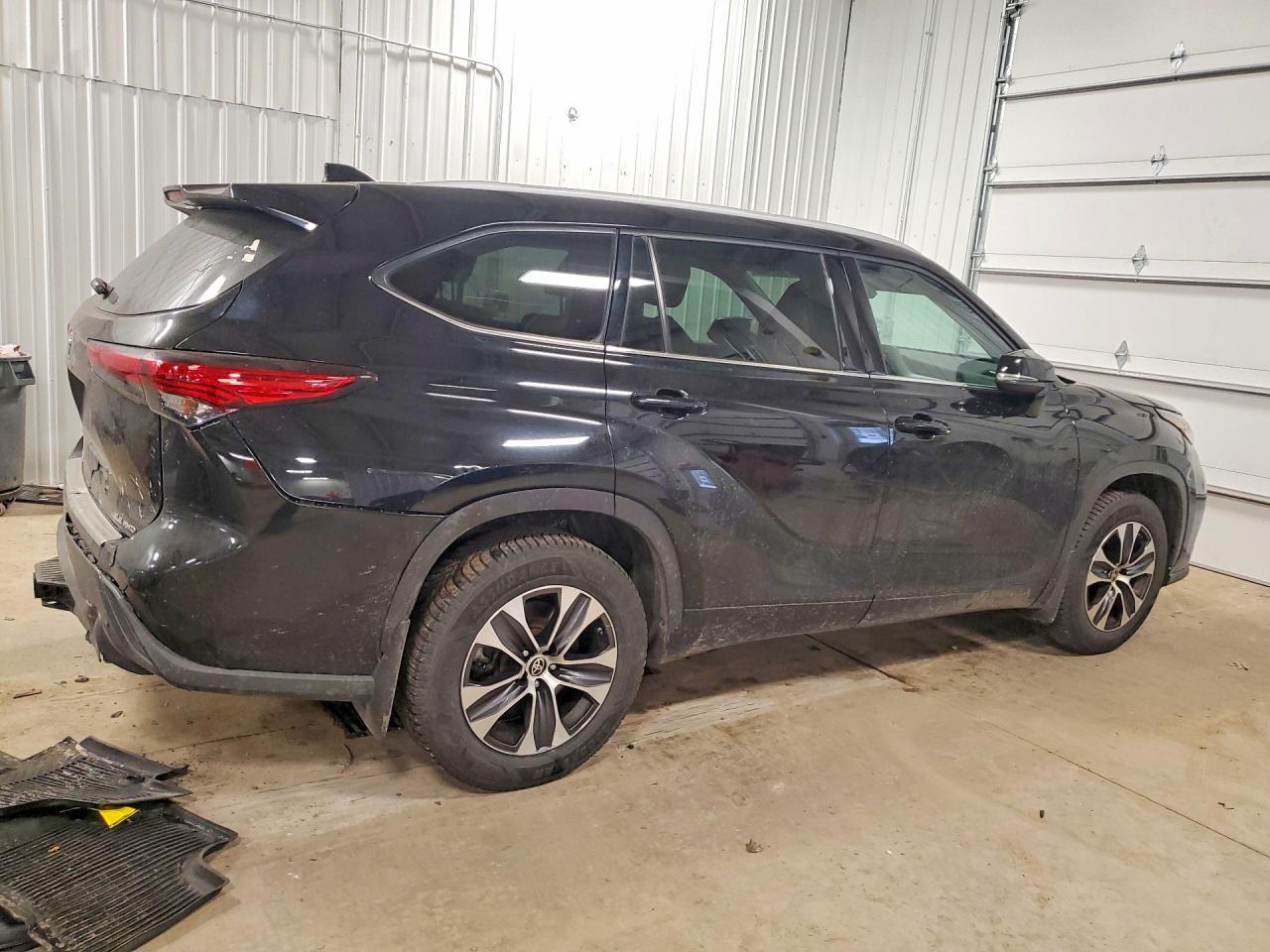 2022 TOYOTA HIGHLANDER