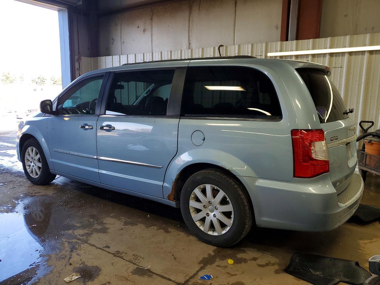 2012 CHRYSLER Town & Country