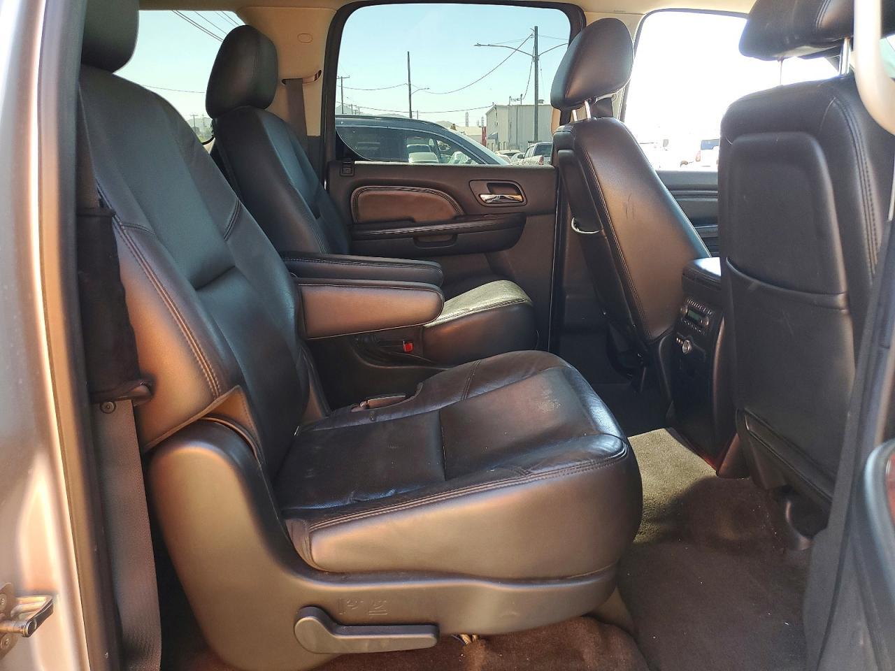 2012 CADILLAC Escalade ESV