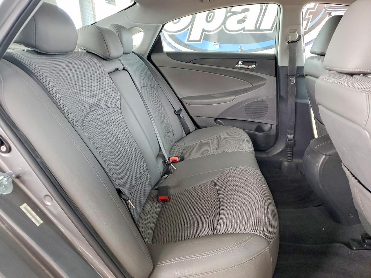 2011 HYUNDAI SONATA