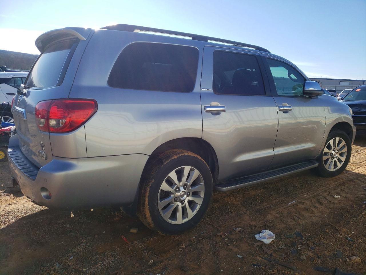 2012 TOYOTA Sequoia