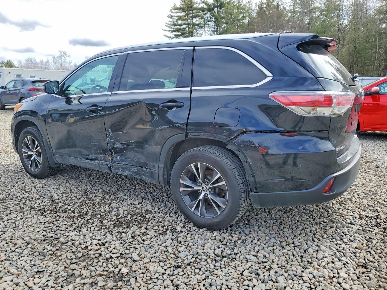 2016 TOYOTA HIGHLANDER