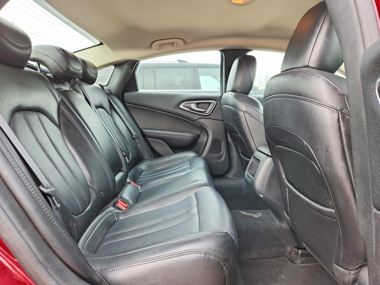 2016 CHRYSLER 200