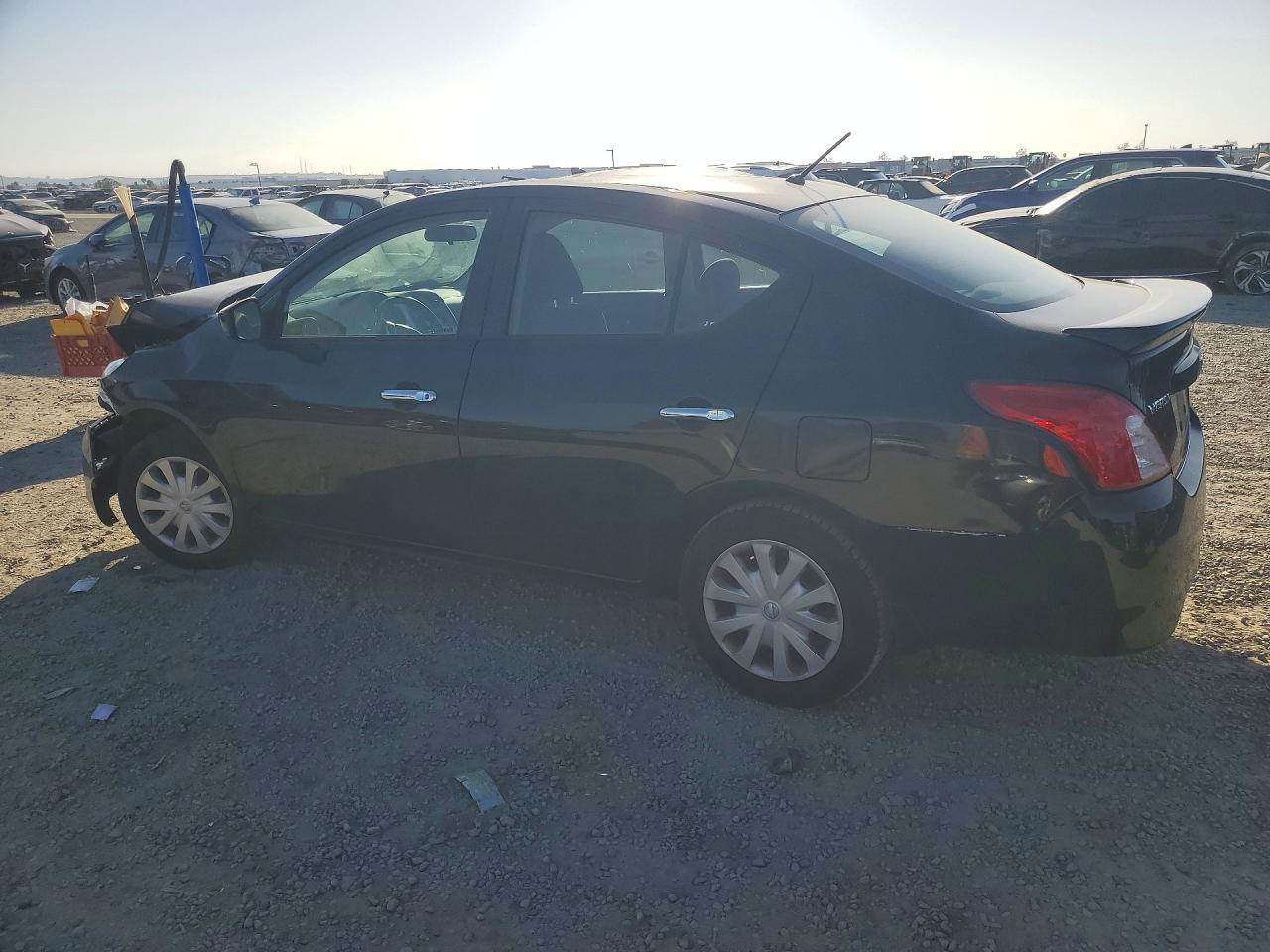 2017 NISSAN VERSA