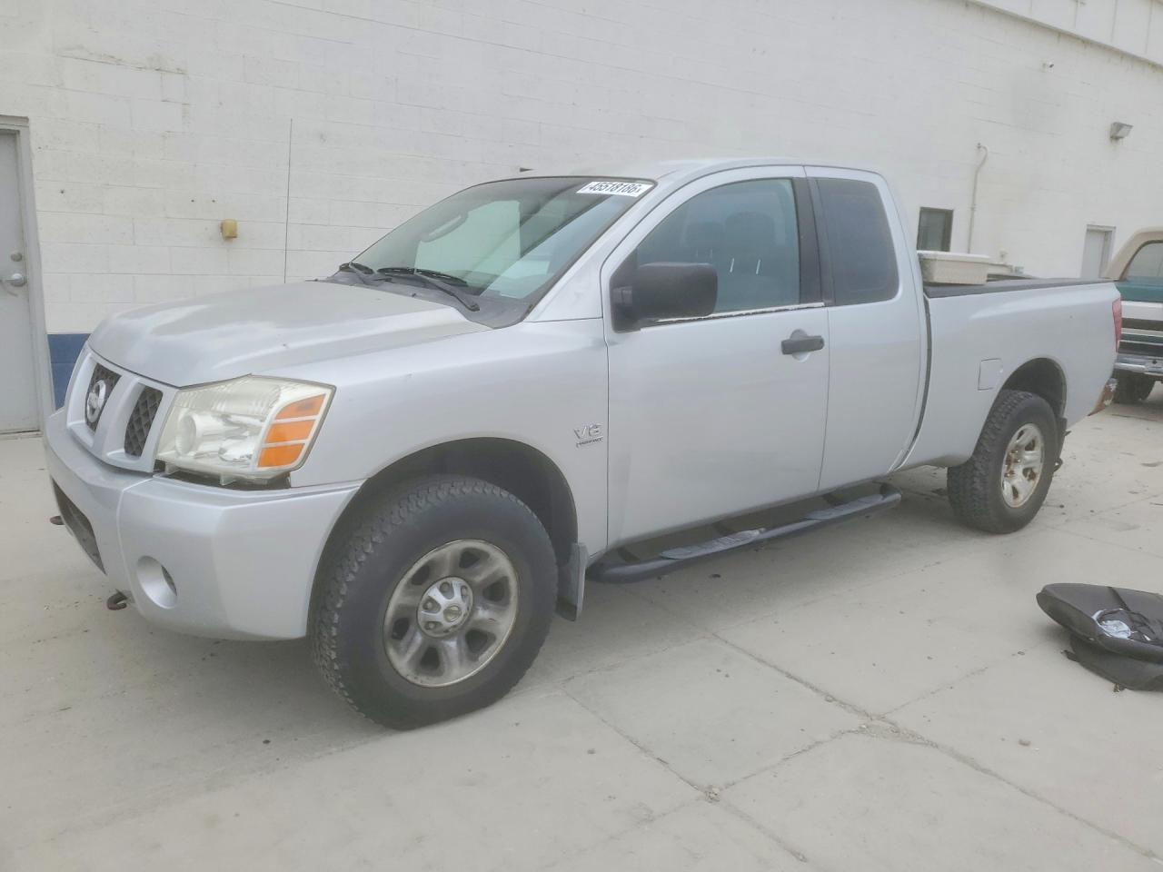 2004 NISSAN Titan