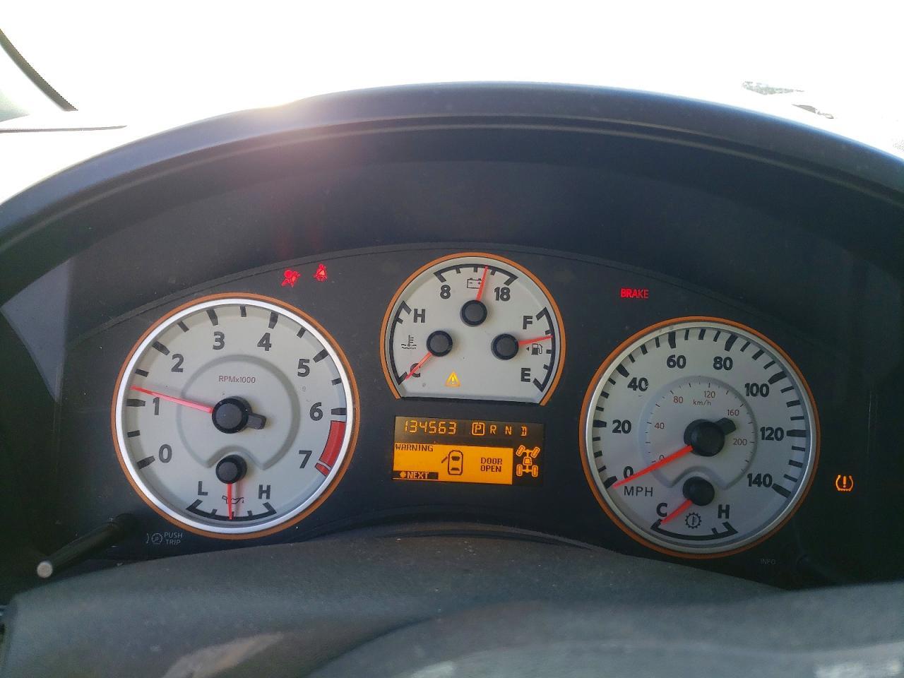 2011 NISSAN Titan